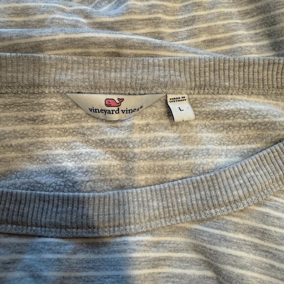 Vineyard Vines Women's Crewneck Sweatshirt -- Large - Picture 3 of 3